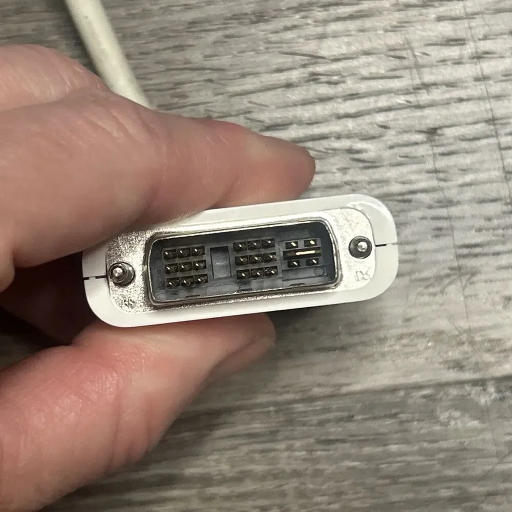 2 Apple DVI-I Male to VGA-Female Monitor Adapter Cable Connectors Projector Used